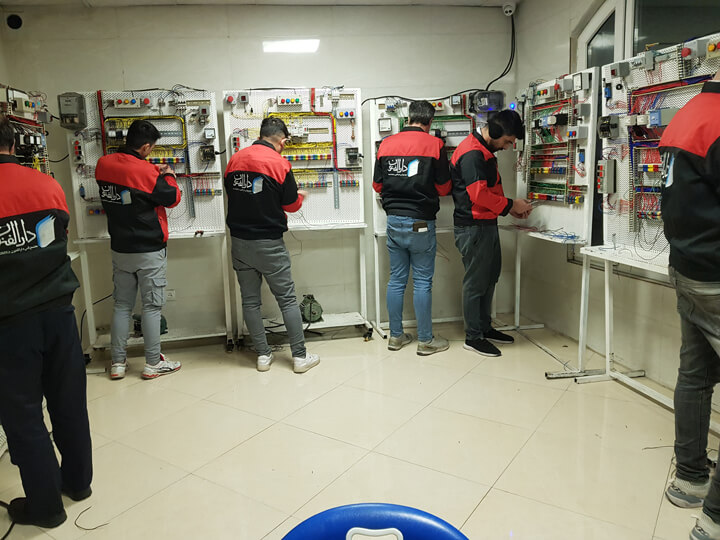 آموزش عملی برق صنعتی