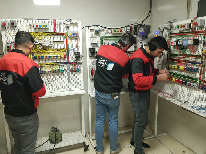 آموزش عملی برق صنعتی