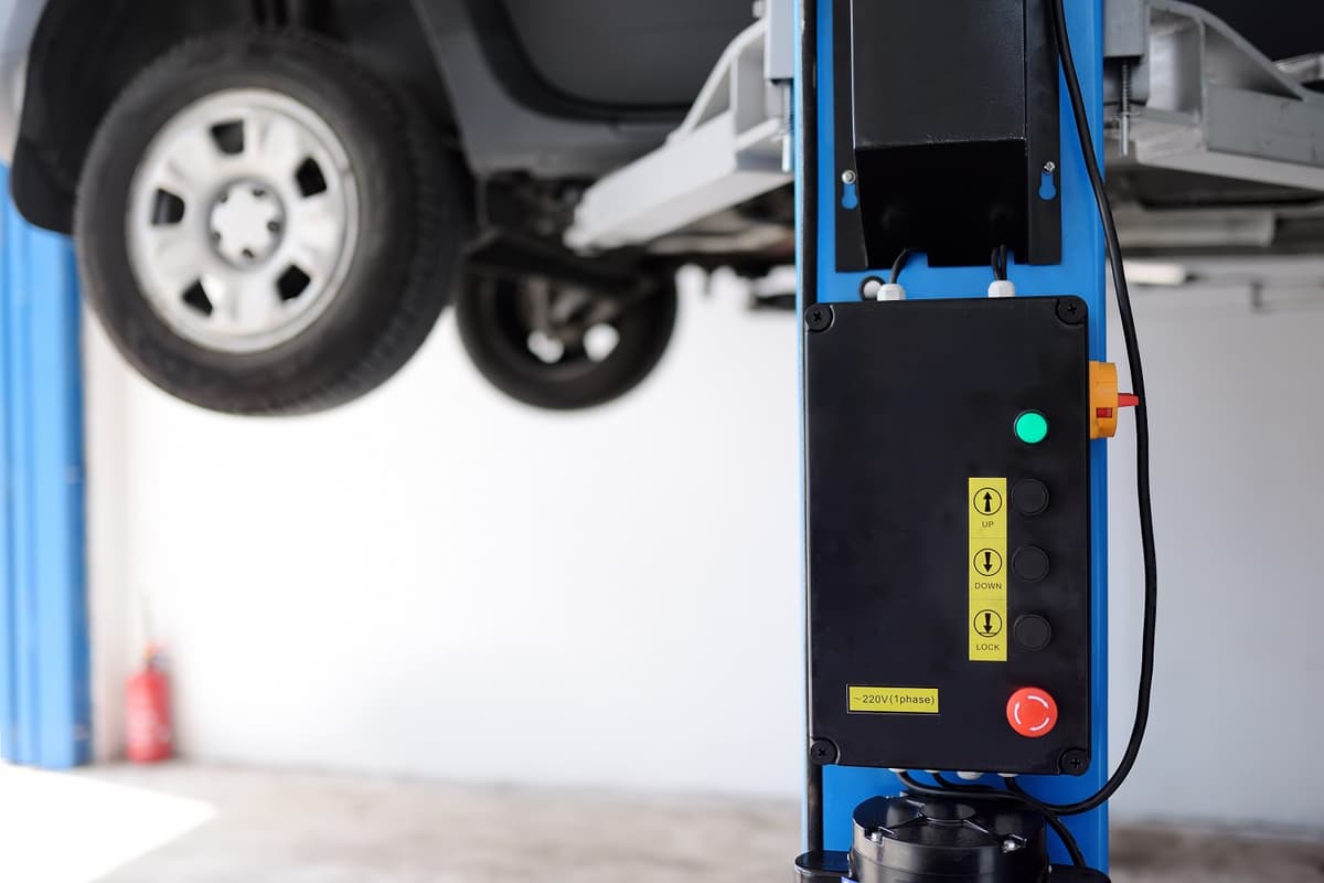 تعمیر و نگهداری تعویض بالابر برقی خودرو